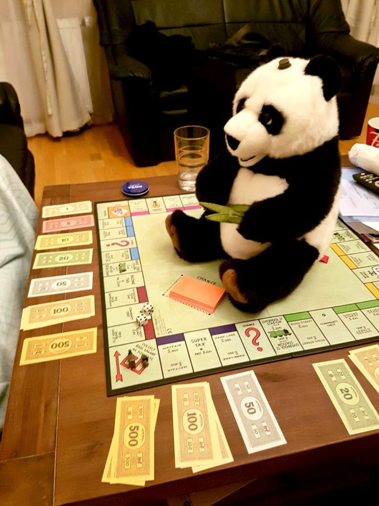 Panda s Hakanem se mnou hráli Monopoly, když jsem byla nemocná.