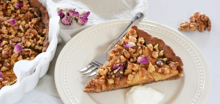Jablečný koláč s vlašskými ořechy