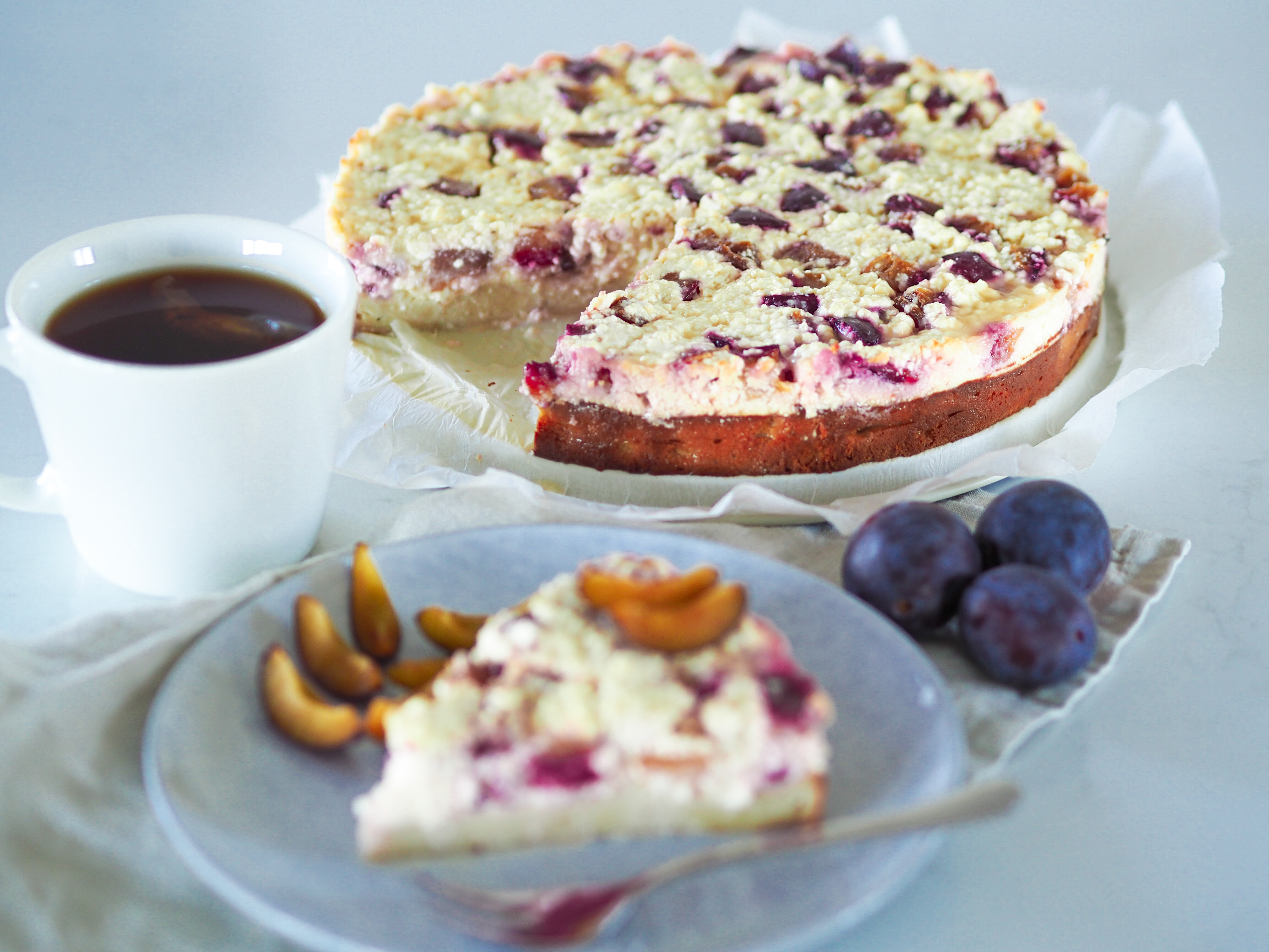 Tvarohovo švestkový koláč