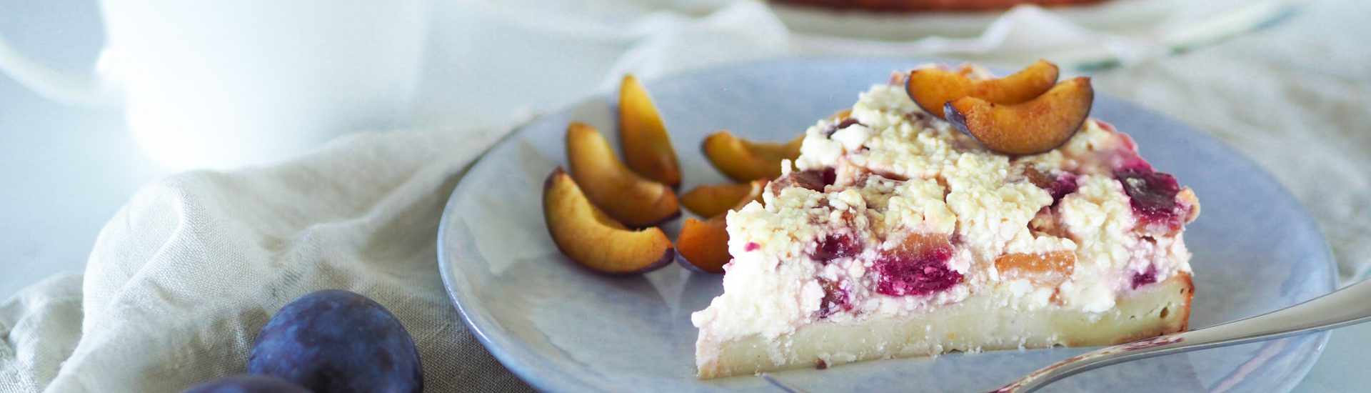 Tvarohovo švestkový koláč