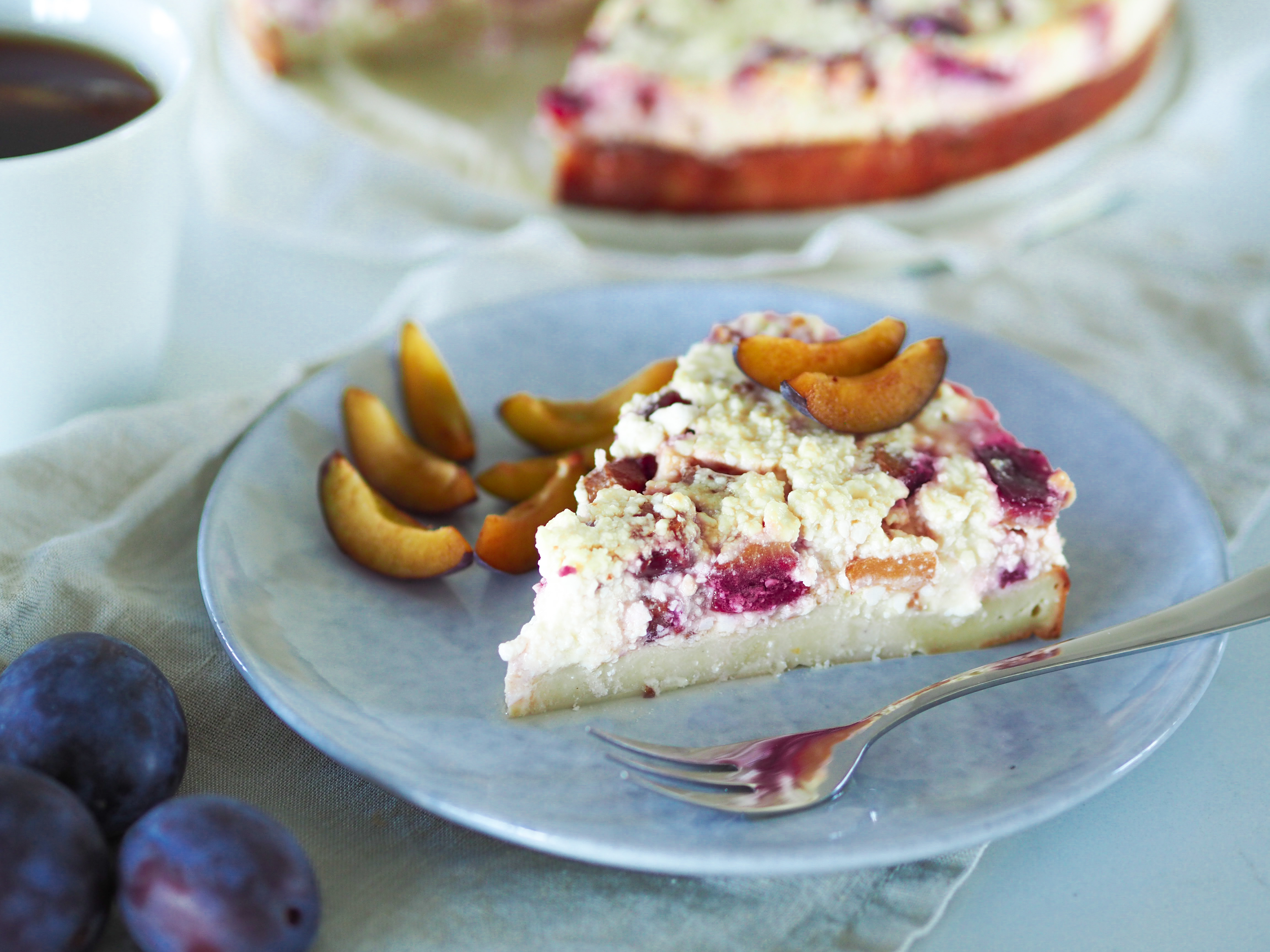 Tvarohovo švestkový koláč