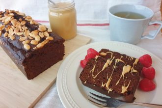 Zdravé recepty. Zdravé pečení, mlsání. Arašídy. Domácí arašídové máslo. Maliny. Čaj. Karobový chleba. Karobový banánový chleba. Karobová mouka.Dezerty z karobu. Karobový prášek.