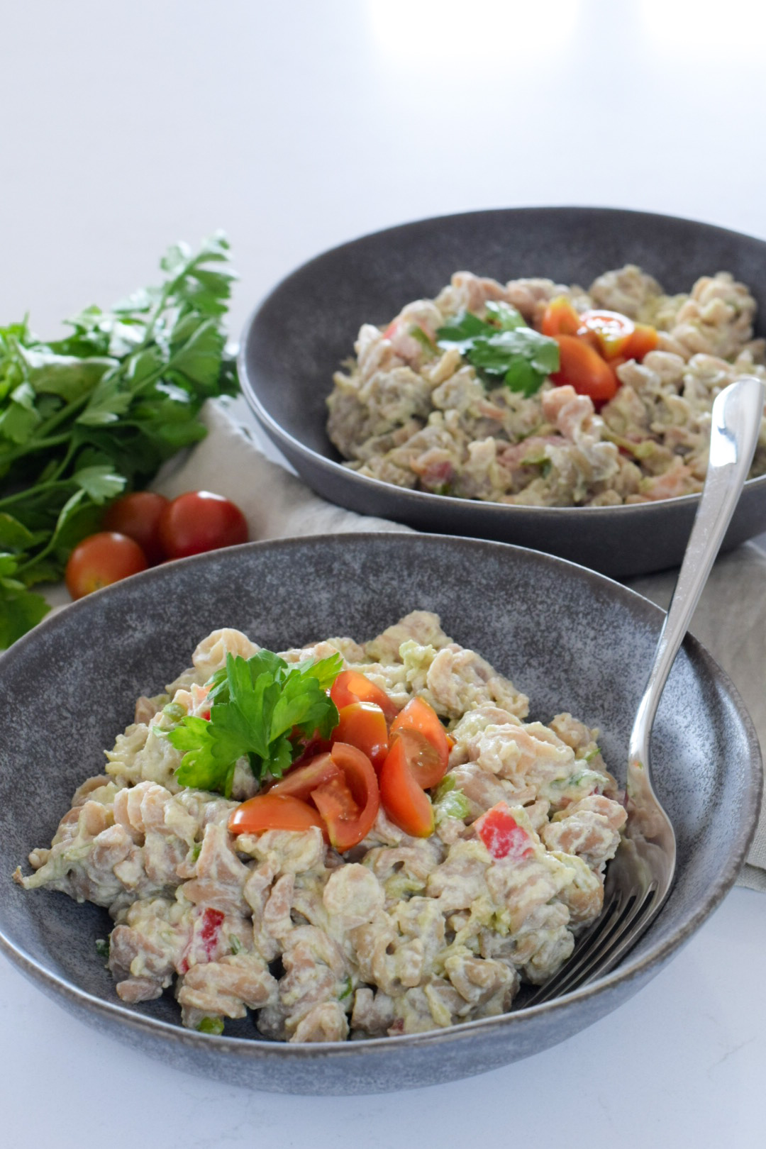 Rychlá omáčka na těstoviny z avokáda a ricotty