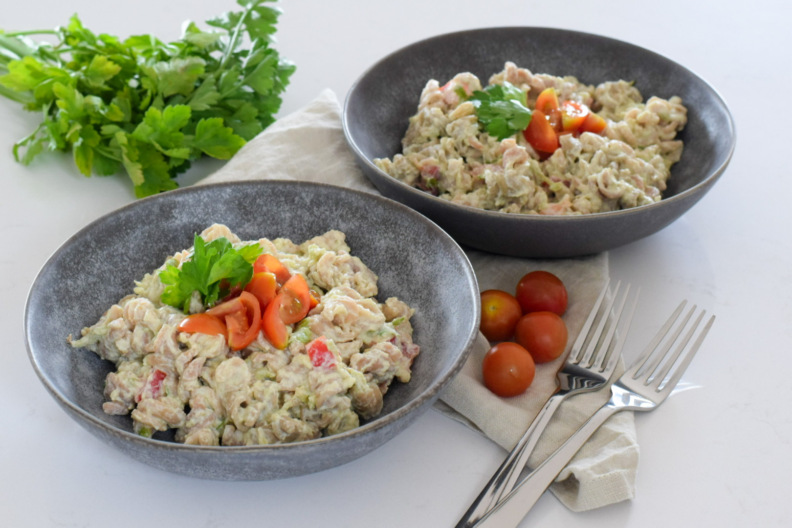 Rychlá omáčka na těstoviny z avokáda a ricotty