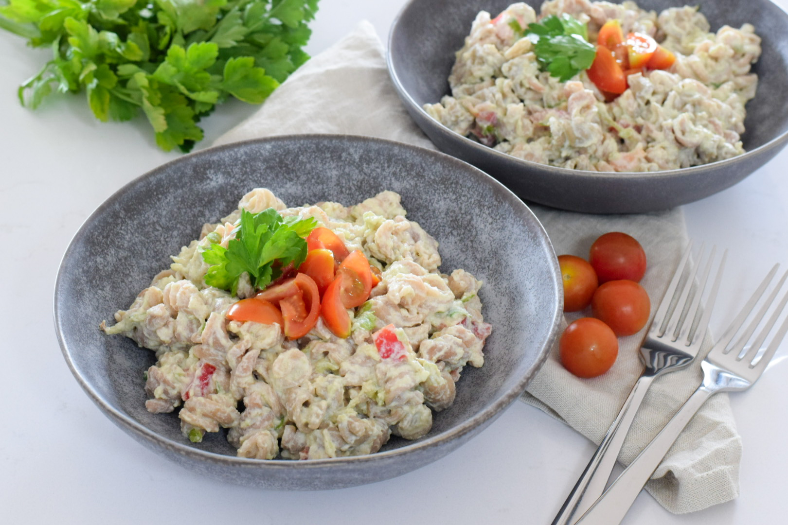 Rychlá omáčka na těstoviny z avokáda a ricotty