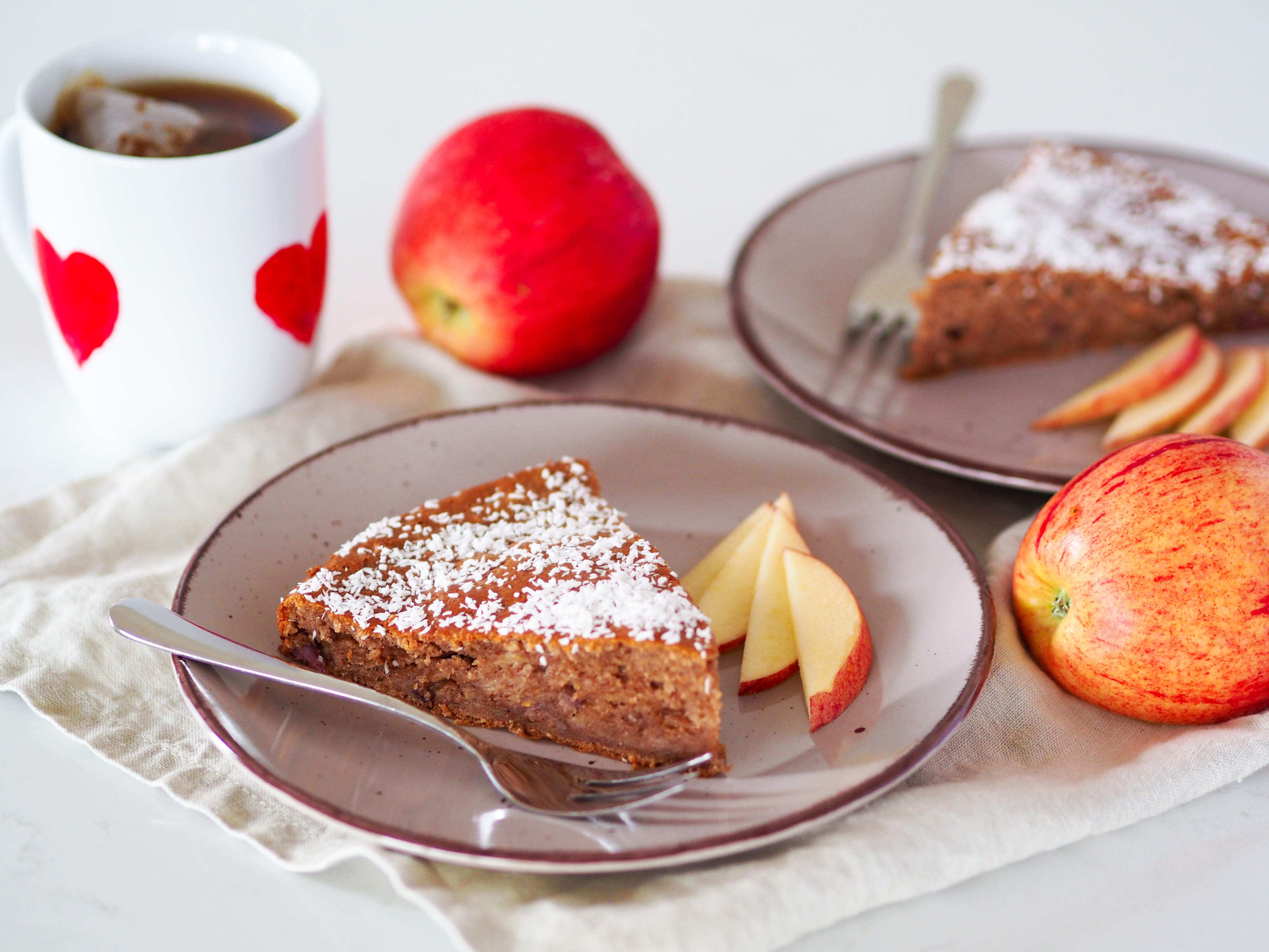 Jablečný celozrnný perník