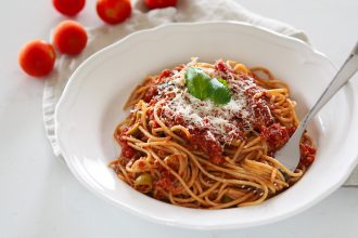 Tomatová omáčka s tuňákem