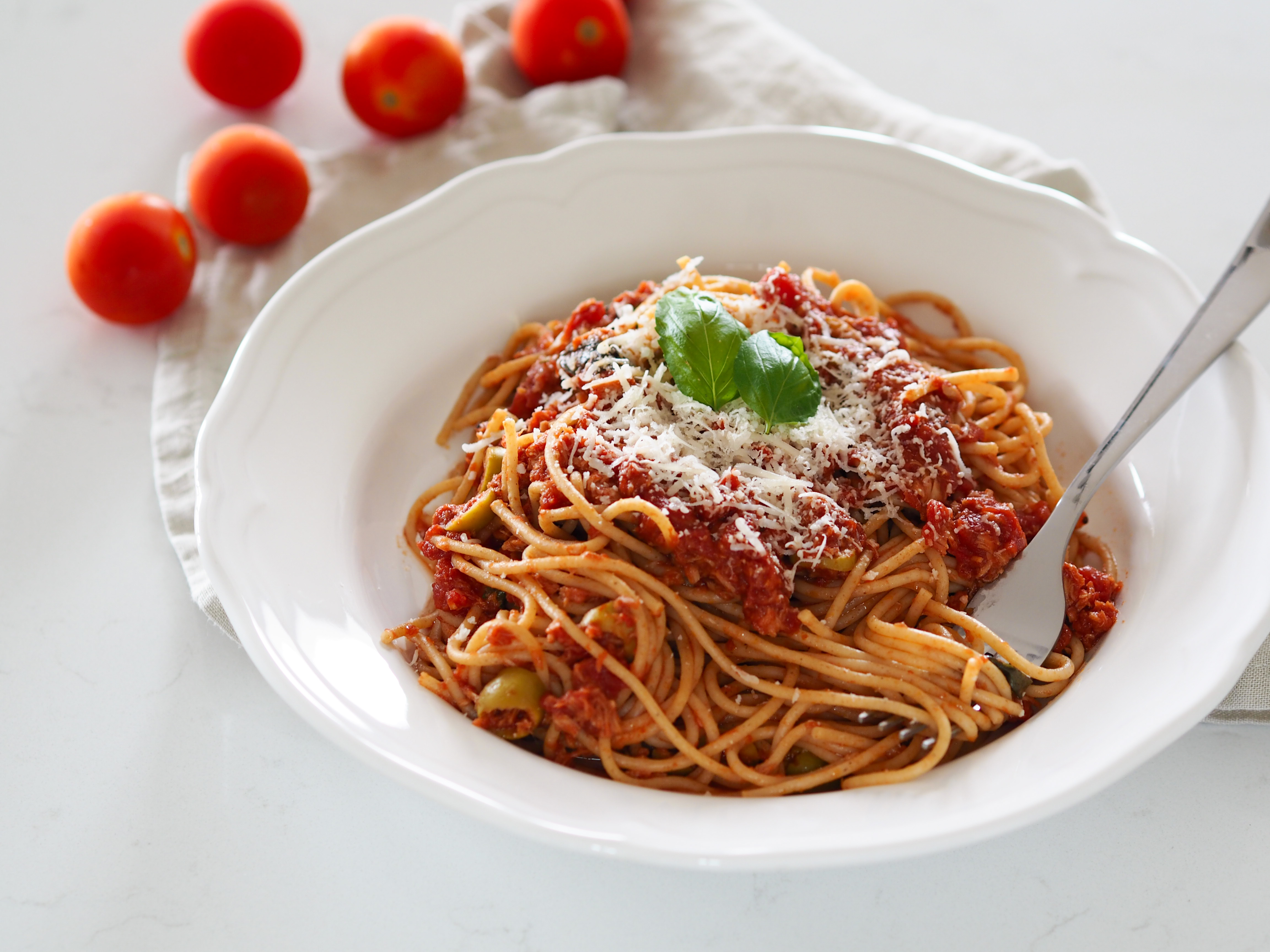 Tomatová omáčka s tuňákem