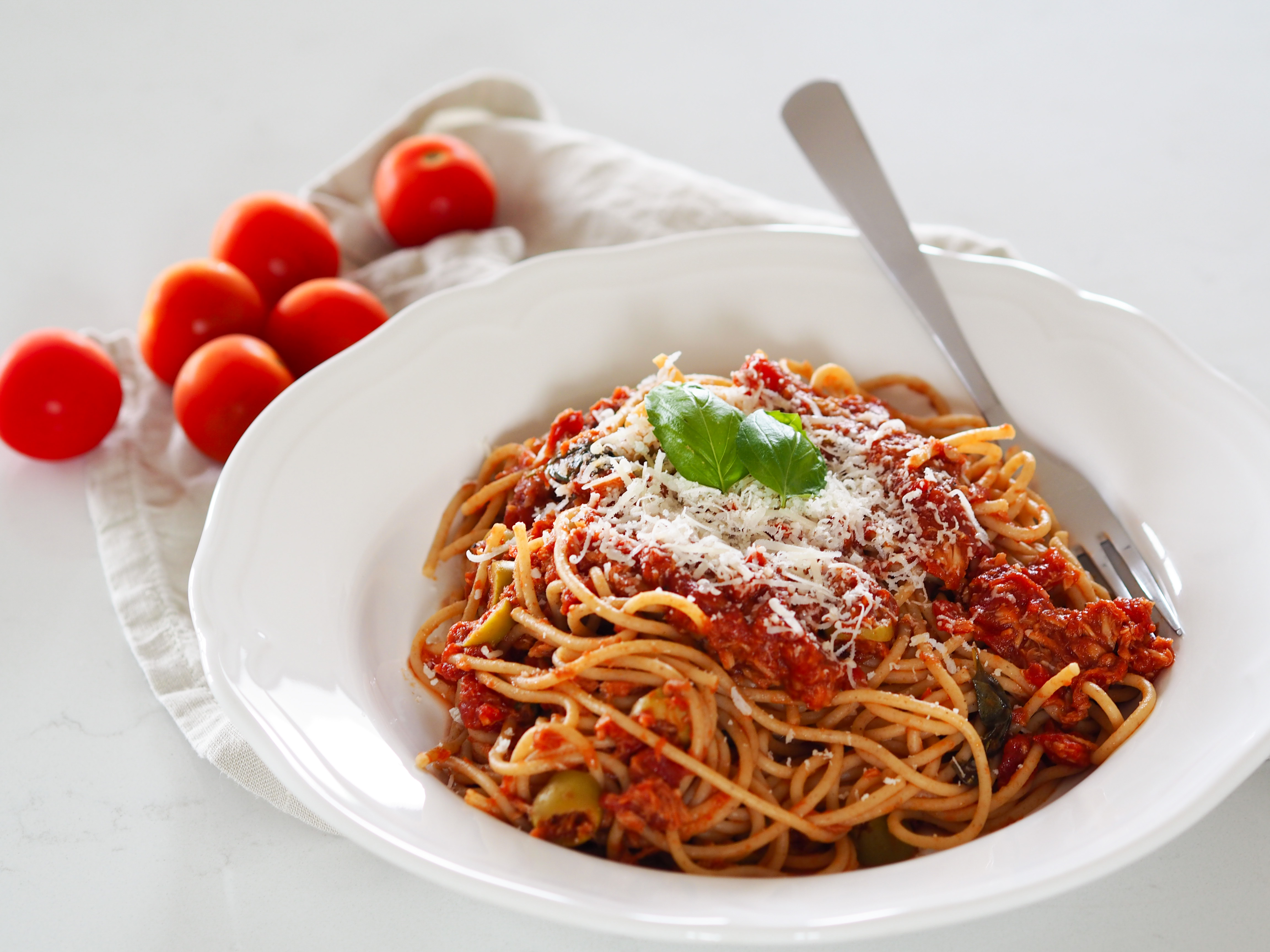 Tomatová omáčka s tuňákem