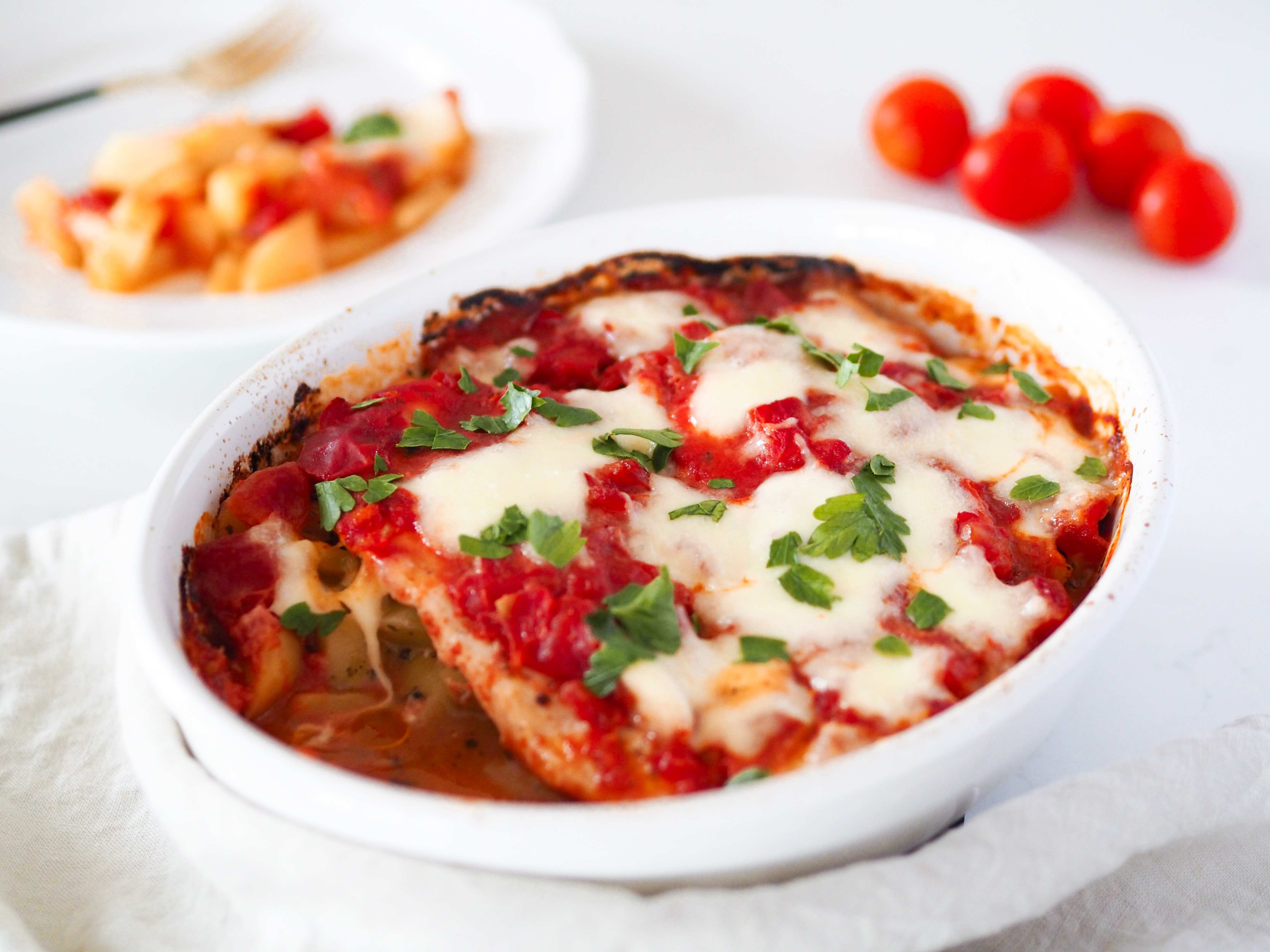 Zapečené kuře s bramborem v tomatové omáčce