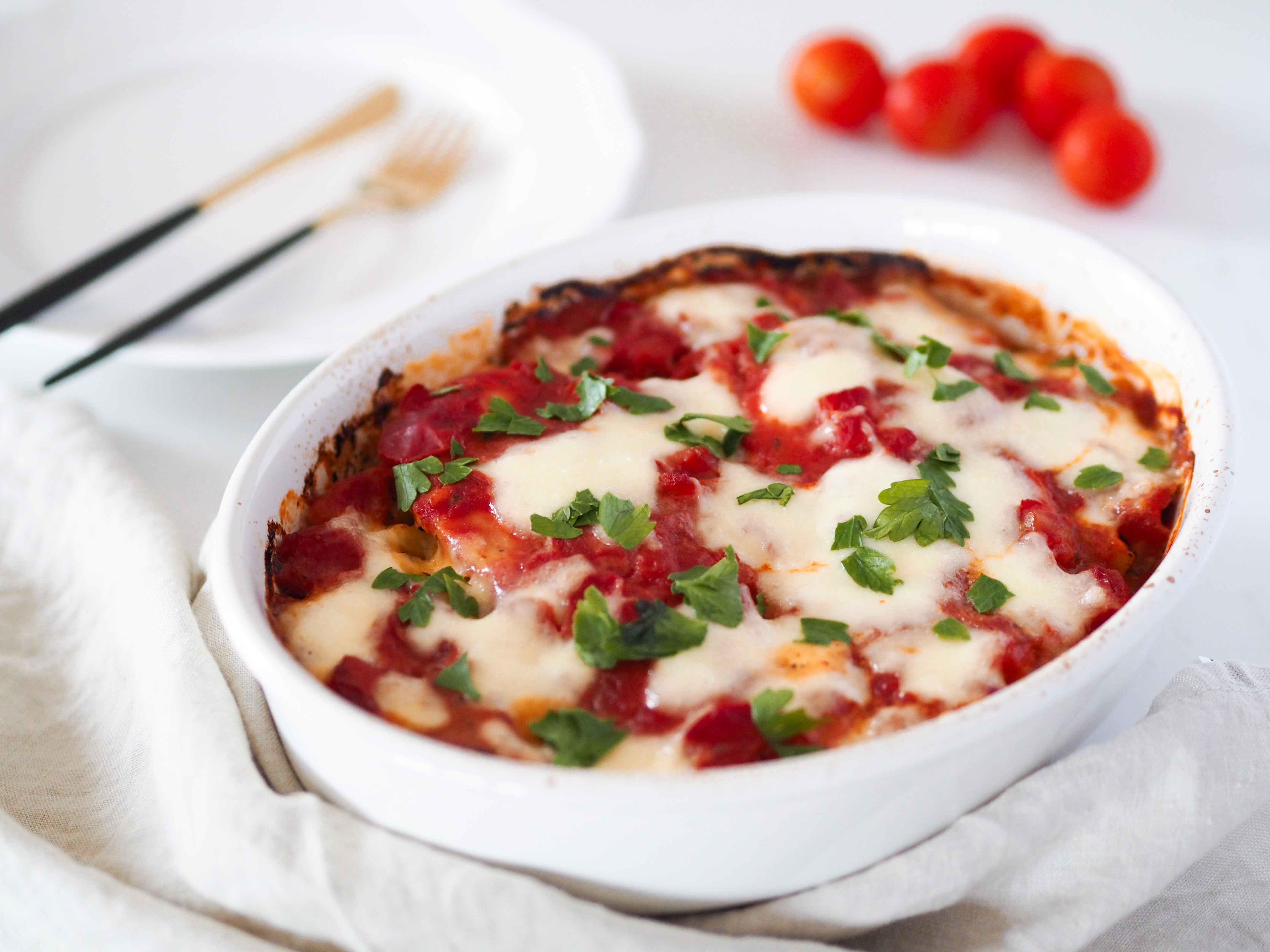 Zapečené kuře s bramborem v tomatové omáčce