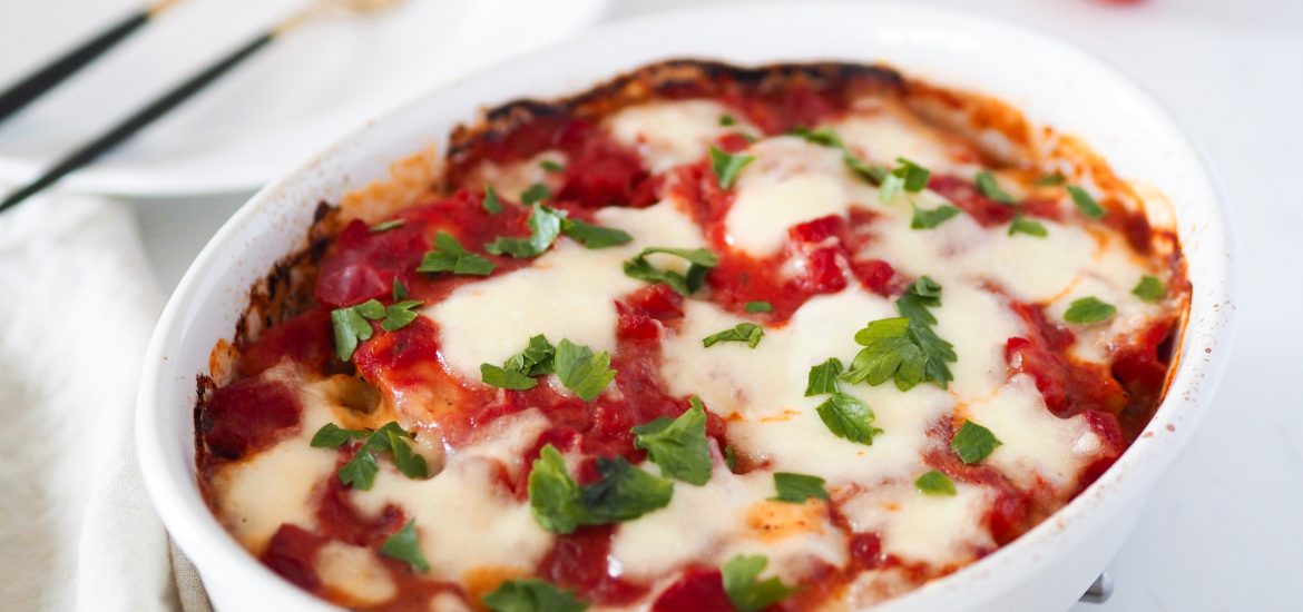 Zapečené kuře s bramborem v tomatové omáčce