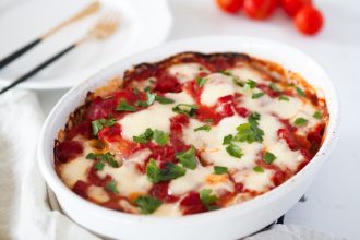 Zapečené kuře s bramborem v tomatové omáčce