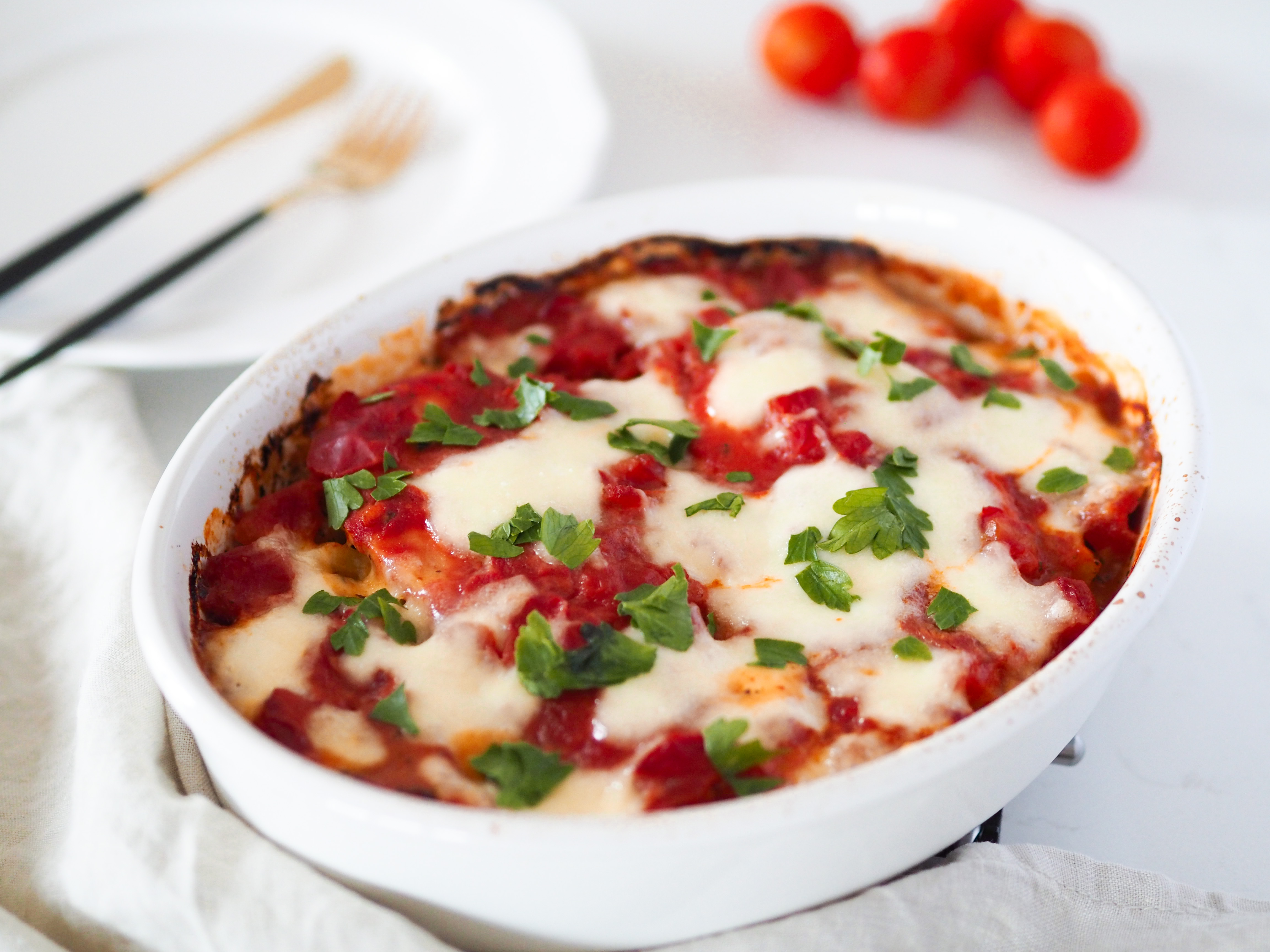 Zapečené kuře s bramborem v tomatové omáčce